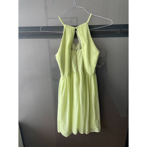 High-neck lime green dress - Picture 2 of 4